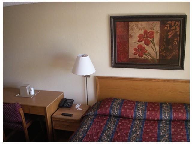 Scottish Inns Potsdam Room photo