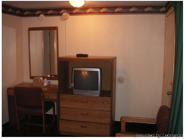 Scottish Inns Potsdam Room photo